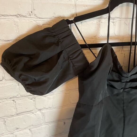 Urban Outfitters Cold Shoulder Halter Romper Size Small - Picture 3 of 12